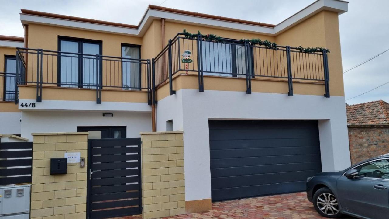 Апартаменти Sarkcsillag Teljes Csaladihaz- Star Complete Family House Сегед Екстер'єр фото