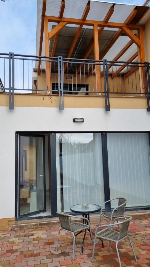 Апартаменти Sarkcsillag Teljes Csaladihaz- Star Complete Family House Сегед Екстер'єр фото