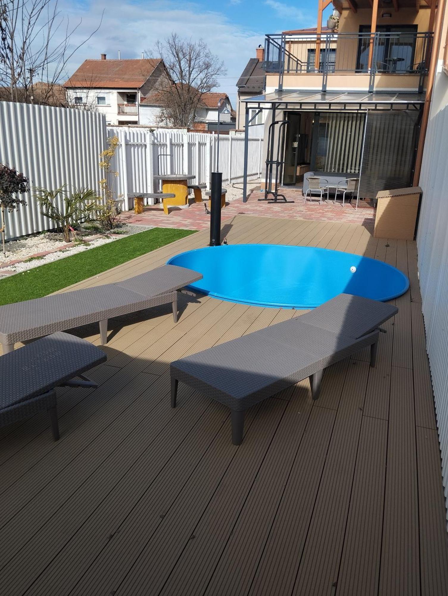 Апартаменти Sarkcsillag Teljes Csaladihaz- Star Complete Family House Сегед Екстер'єр фото