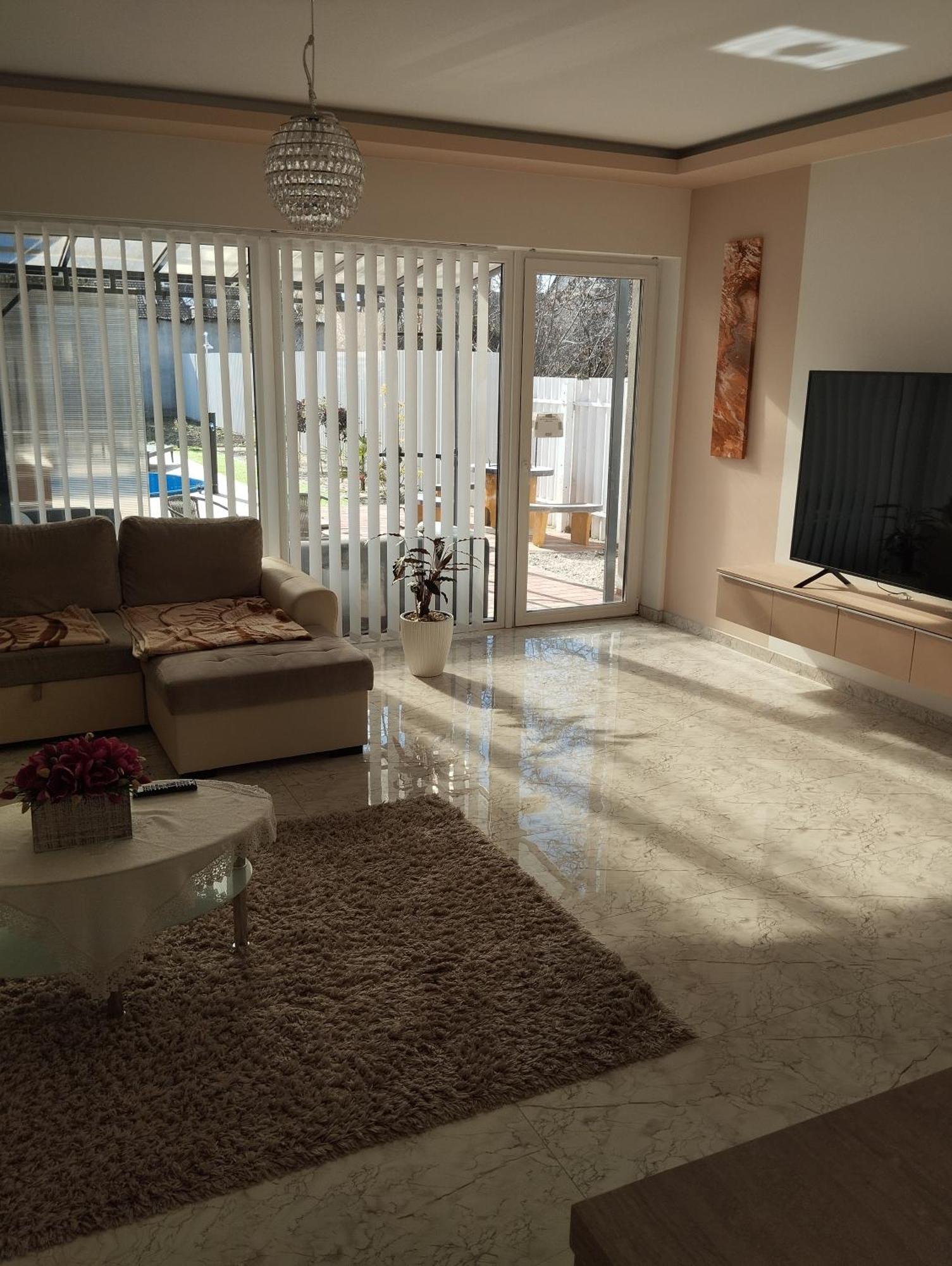 Апартаменти Sarkcsillag Teljes Csaladihaz- Star Complete Family House Сегед Екстер'єр фото